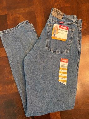 New Wrangler Five Star Relaxed Fit Jeans 32x34 Light Wash NWT